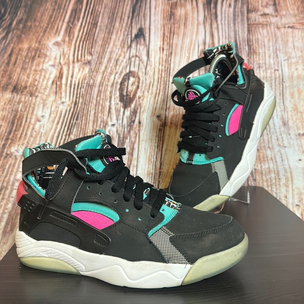 Nike Flight Huarache GS Sneakers Youth Sz 6 Womens Sz 8